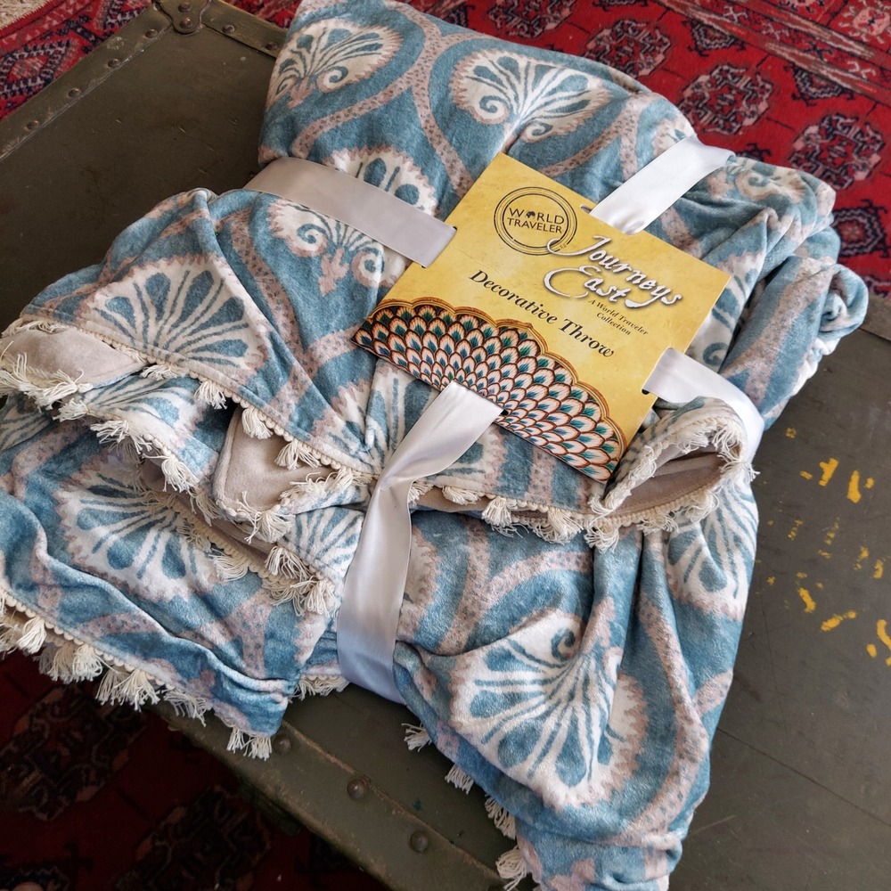 World Traveler Journeys East Blue Medallion Plush Decorativ Throw Blanket Fringe